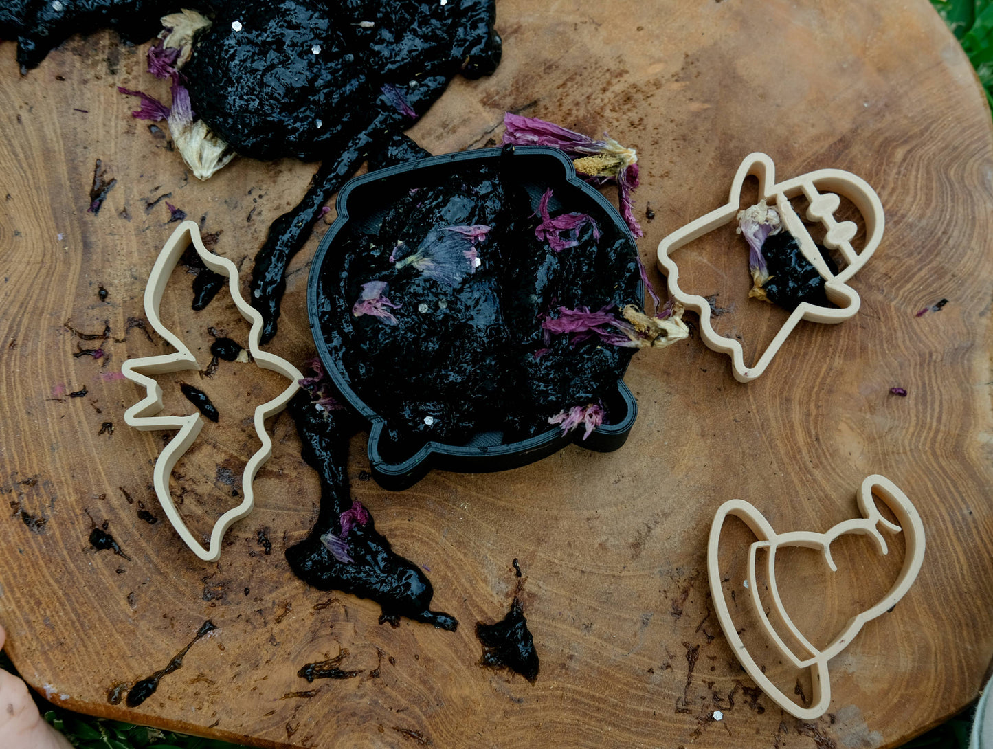 Halloween Cauldron Sensory Eco Mould