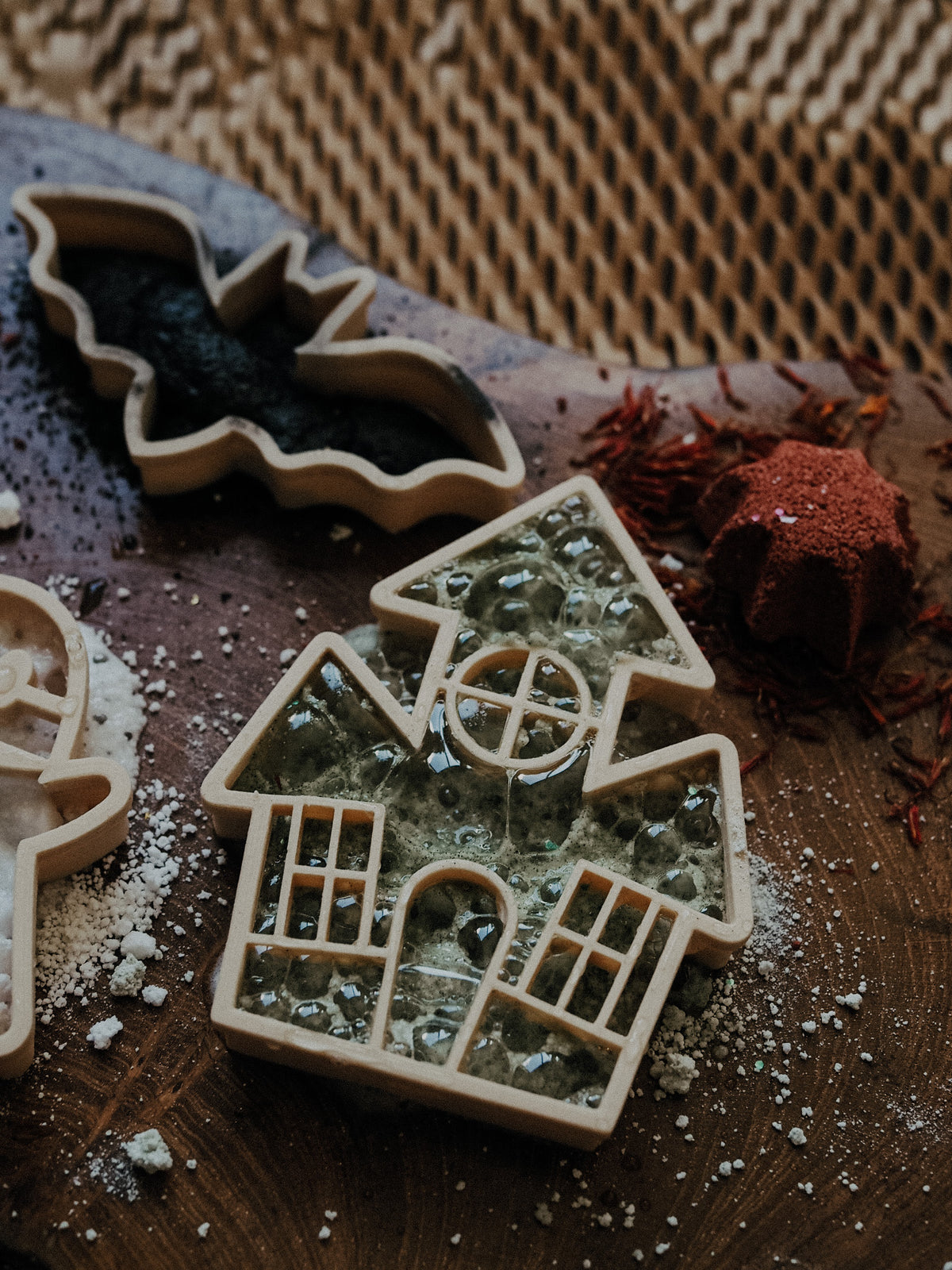 Limited Edition Spooky PlayFizz Crumble