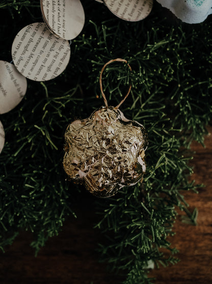** WHOLESALE** Snowflake PlayFizz Surprise Ornament set