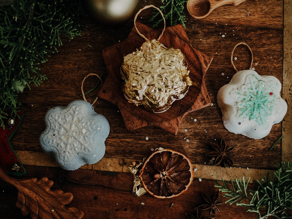 ** WHOLESALE** Snowflake PlayFizz Surprise Ornament set