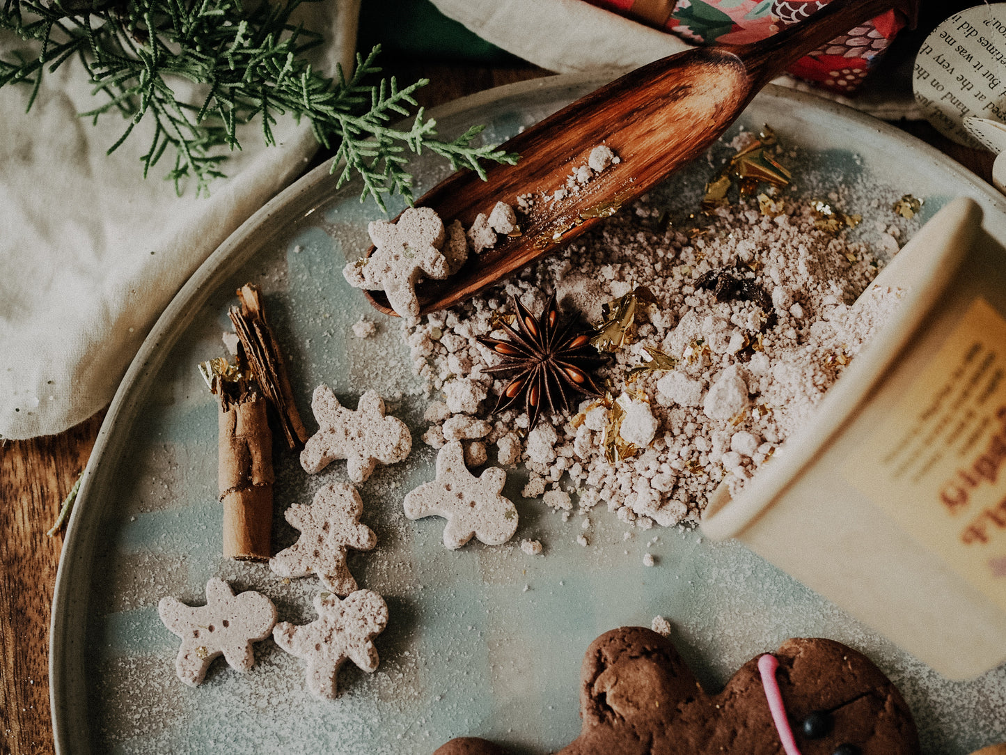 Ginger Fizzmas Folk - Crumble Cup