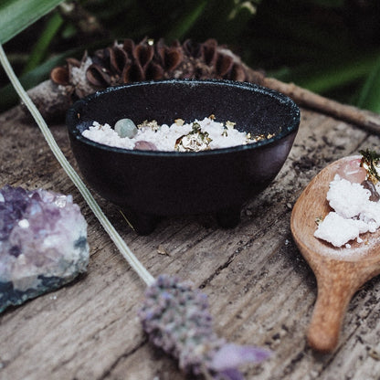 Mini Oval Cauldron with feet